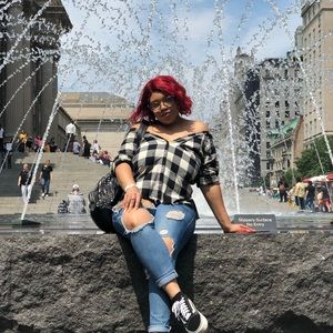 Meet your Posher, Sade